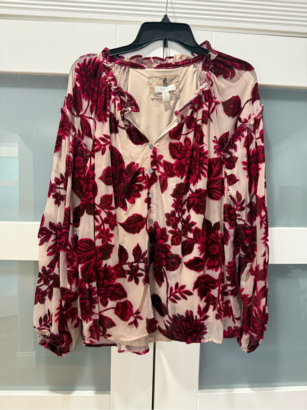 Bloomingdale’s Cupio Red Floral Burnout Ruffle Blouse on Cream size Large - Picture 8 of 16
